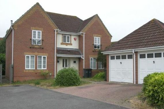 4 bedroom Detached t...